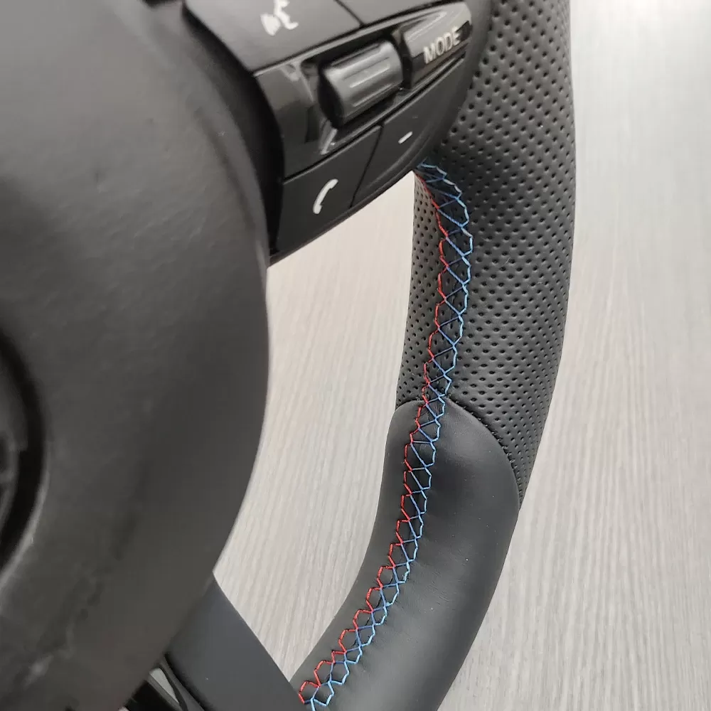 הגה ספורטיבי לרכב BMW M - תמונה 4